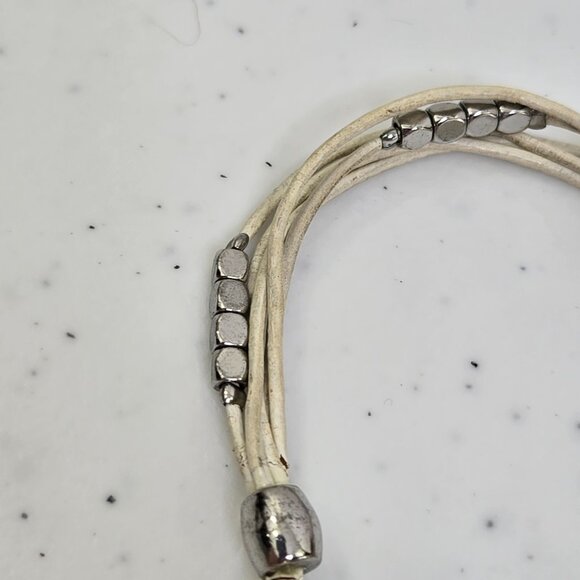Fossil Leather Cord Bracelet White Silver Tone Beaded Multi Strand Boho - Picture 4 of 8